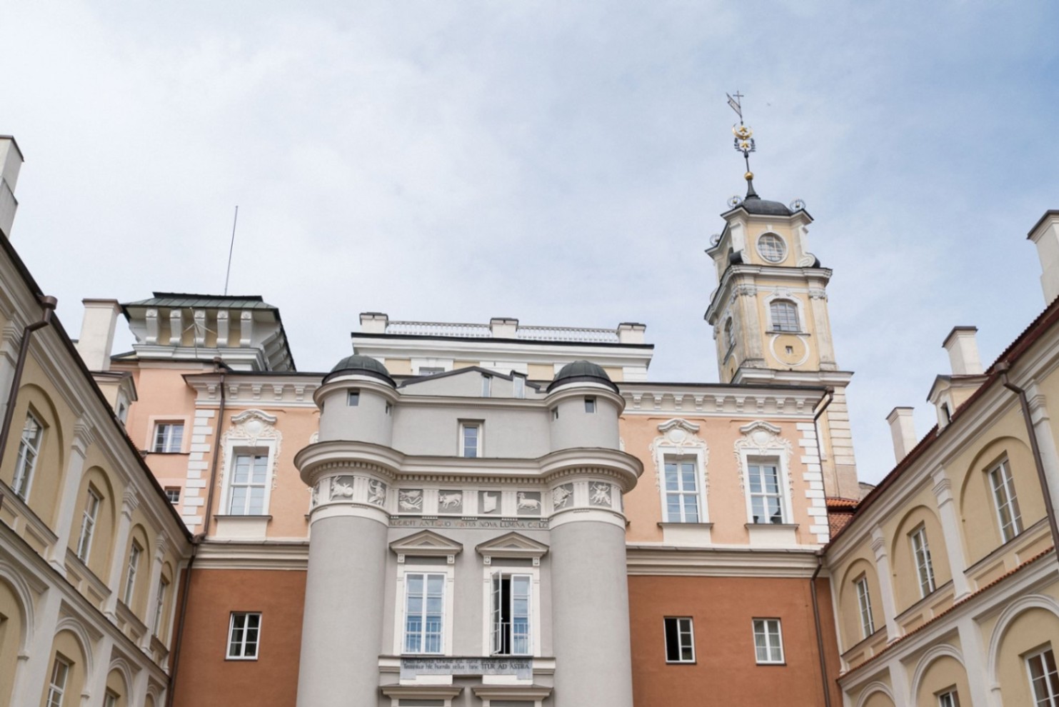 Autorinė ekskursija Vilniaus universiteto ansamblyje   – nuotrauka 6