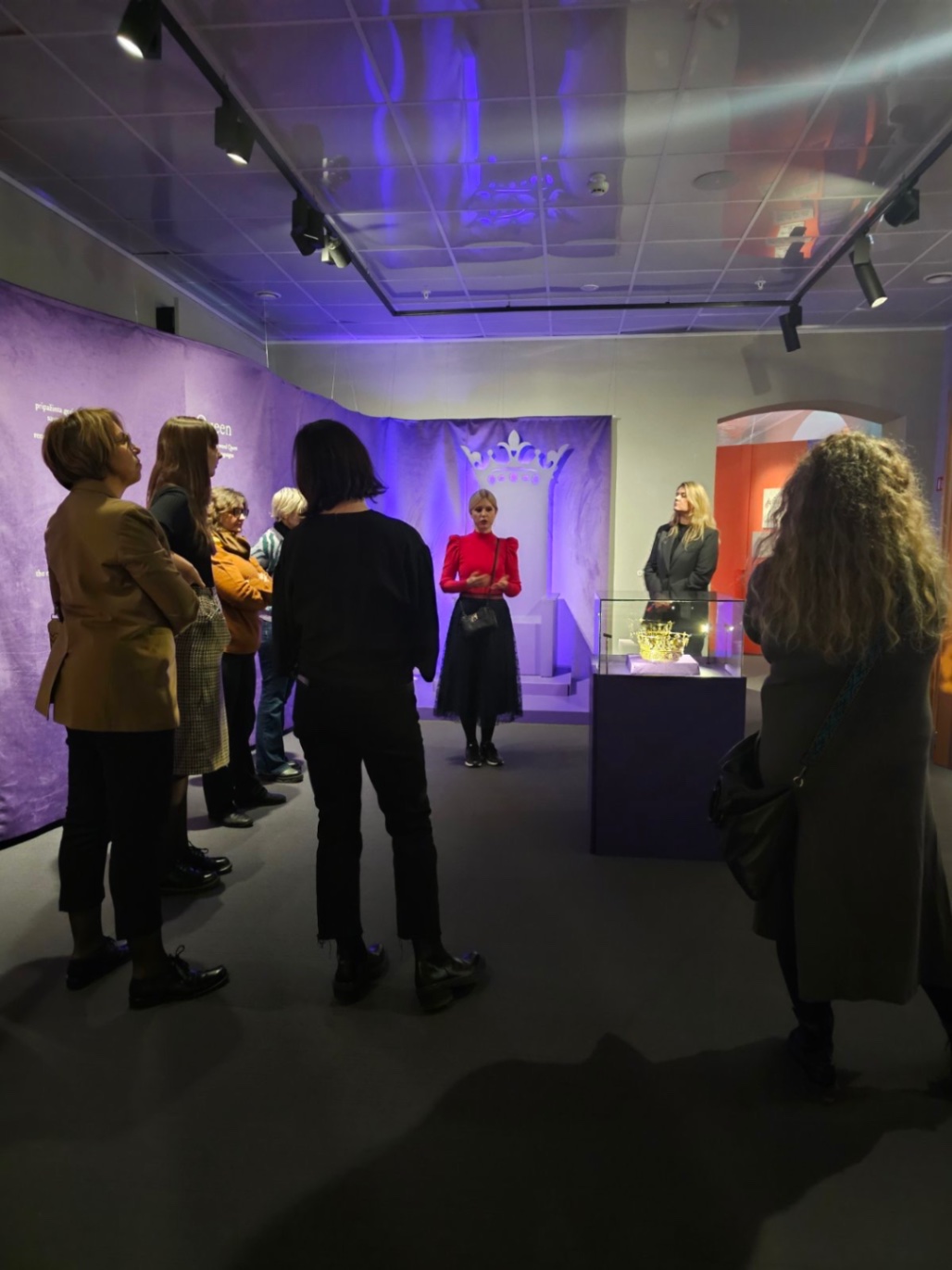 Ekskusija po parodą "Karalienė, karalystė ir jausmai" - miniatiūra 7