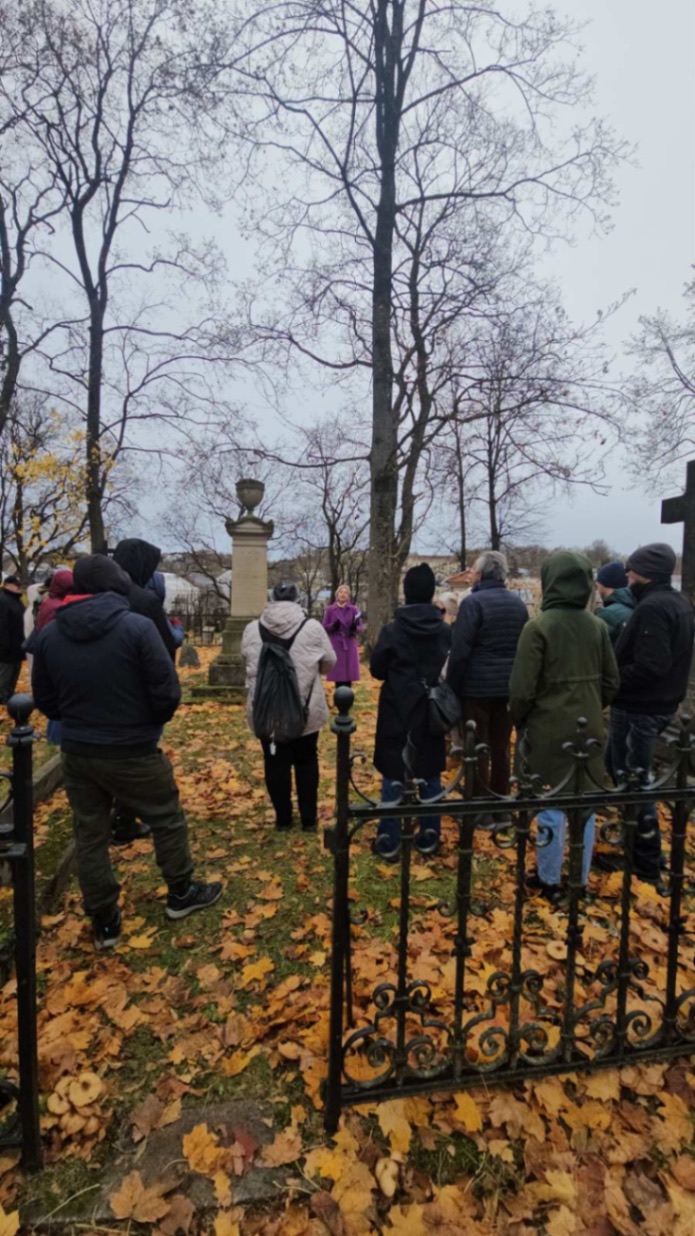 Vėlinių ekskursija "Po Bernardinų kapines: miestas už miesto ant kalvos" - miniatiūra 6