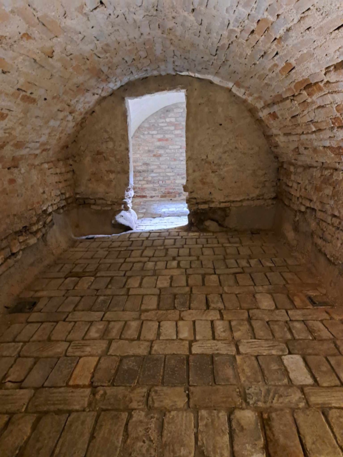 Ekskursija "Altorių šešėly: Bernardinų bažnyčia ir vienuolynas" - miniatiūra 7