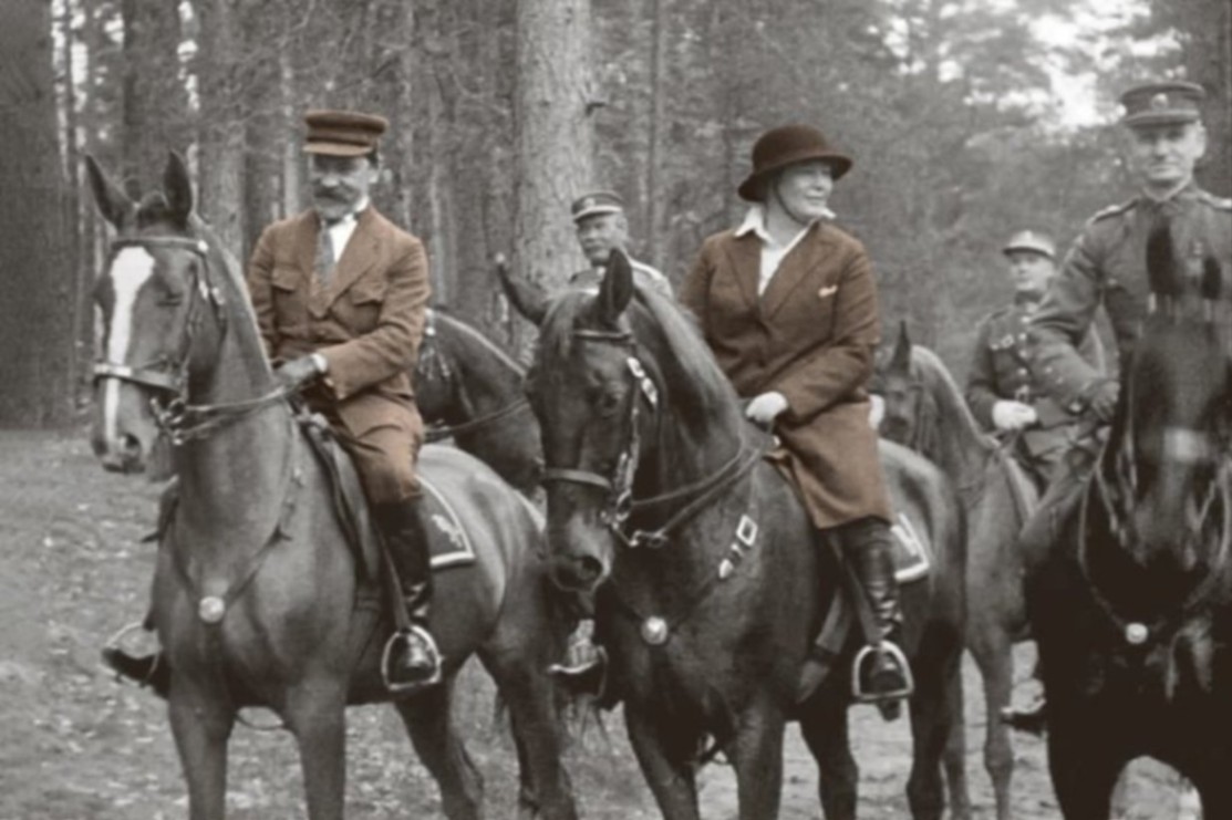 Ekskursija "Prezidentų žmonos: tarp santuokos, valstybės ir savęs" - miniatiūra 8